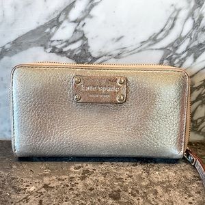 ♠️ Kate Spade Metallic Zip Around Wallet ♠️